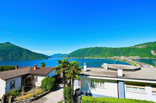 Luxury home in Bissone, Lugano