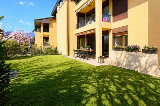 Apartment / Etagenwohnung in Cureglia, Lugano