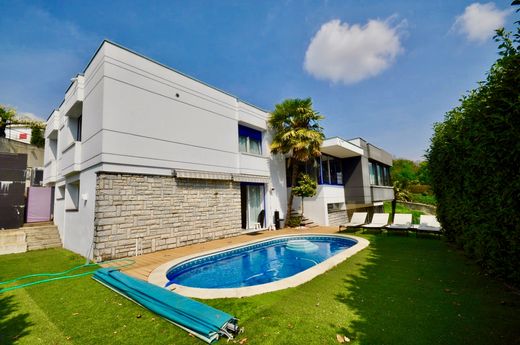 Pambio-Noranco, Lugano Districtのヴィラ