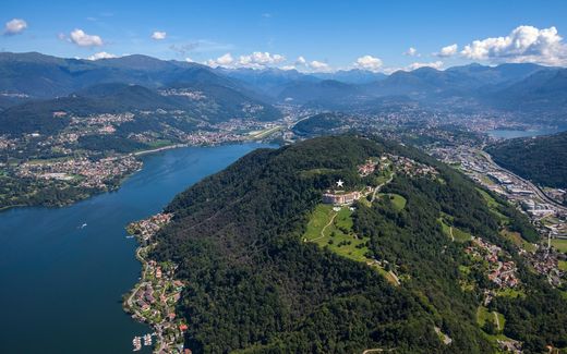 Apartment in Agra, Lugano