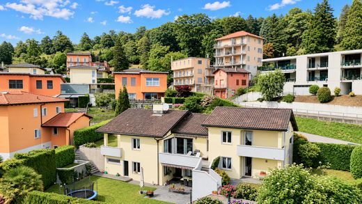 Willa w Cademario, Lugano