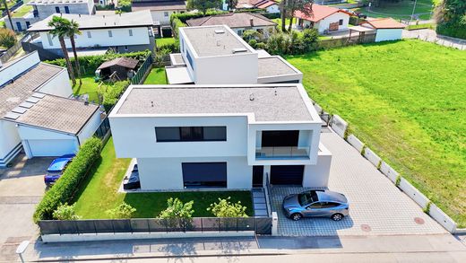 Villa in Caslano, Lugano