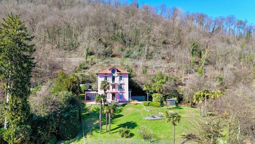 Villa in Caslano, Lugano