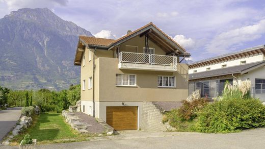 Detached House in Charrat, Martigny District