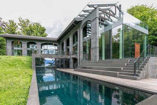 Detached House in Dully, Nyon District