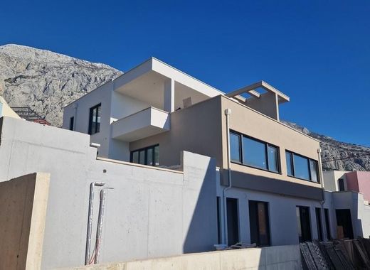 Villa Veliko Brdo, Town of Makarska