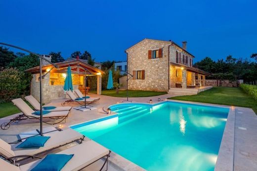 Villa in Svetvinčenat, Istria