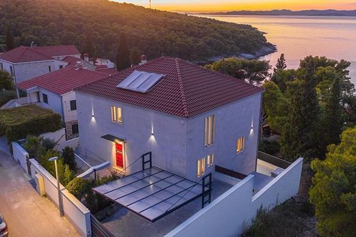 Villa à Postira, Split-Dalmatia