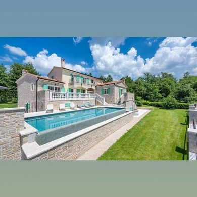 빌라 / Kanfanar, Istria