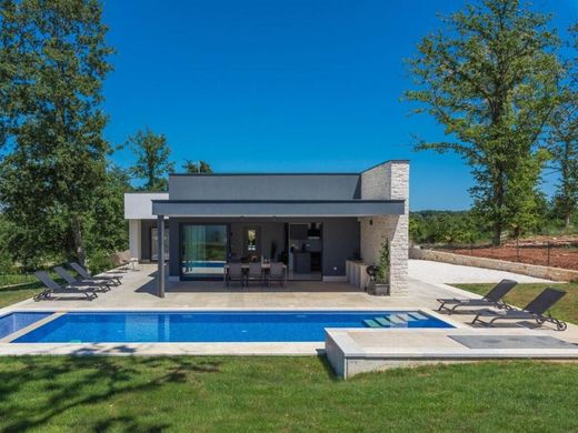 Villa a Sveti Petar u Šumi, Istria