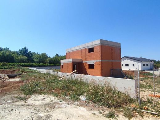 Villa a Albona, Grad Labin