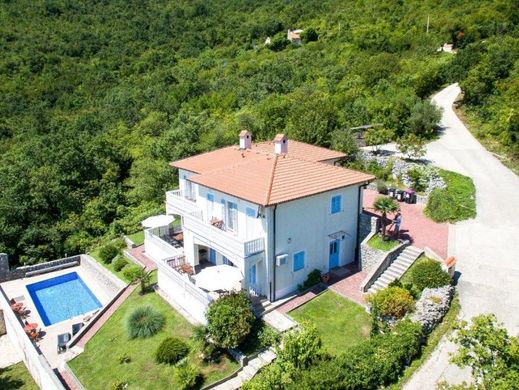 Villa in Brseč, Mošćenička Draga