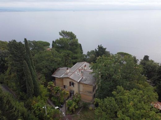 Villa en Opatija, Grad Opatija