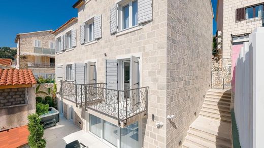Villa Hvar, Grad Hvar