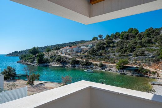 Villa - Sevid, Marina