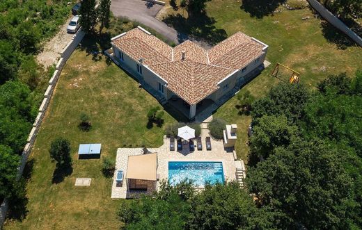 Villa for sale in Kršan