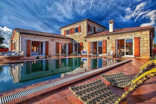 Villa in Svetvinčenat, Istria