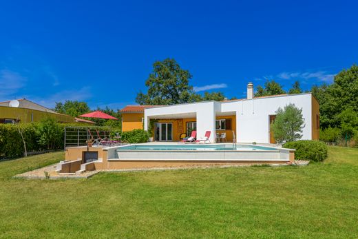 Villa in Svetvinčenat, Istria