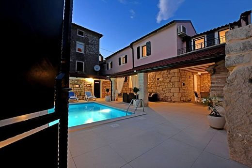 Villa a Sveti Lovreč, Istria