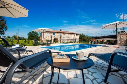 Villa à Kršan, Istria