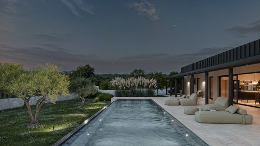 Willa w Buje, Grad Buje