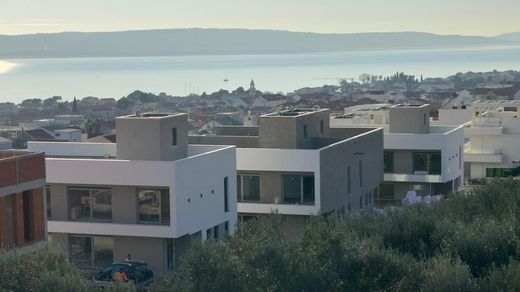 Villa - Kaštel Sućurac, Kaštela