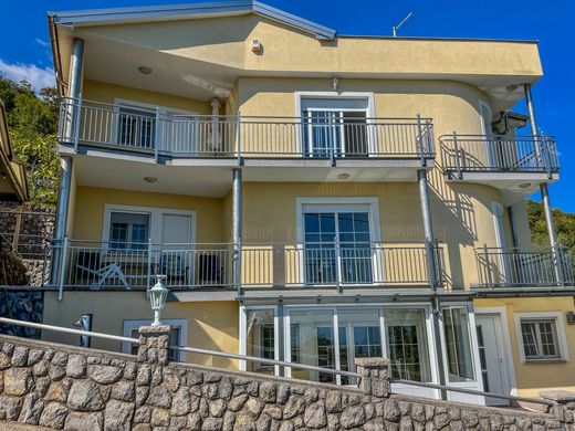 Hotel in Medveja, Lovran