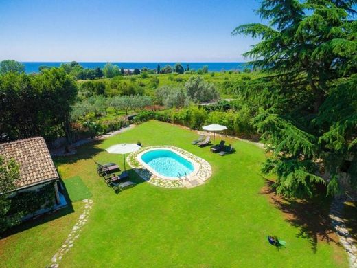 Willa w Umag, Grad Umag