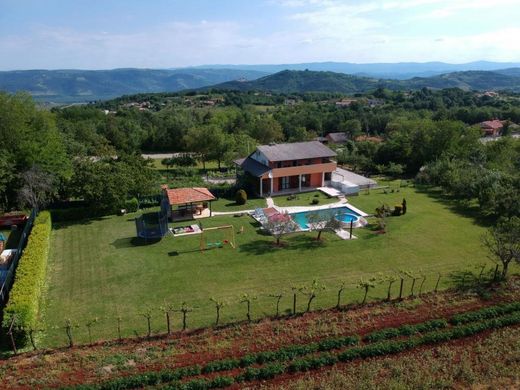 Villa a Karojba, Istria