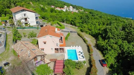 Villa a Poljane, Grad Opatija