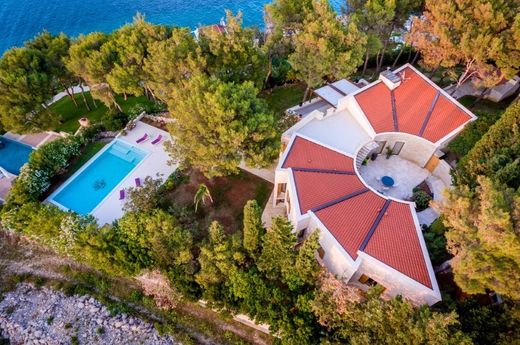Villa en Brac, Split-Dalmatia