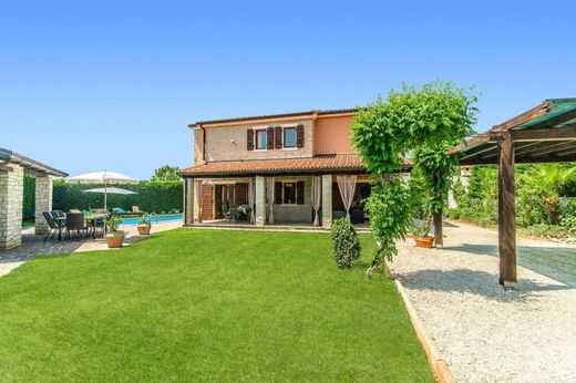 Villa in Svetvinčenat, Istria