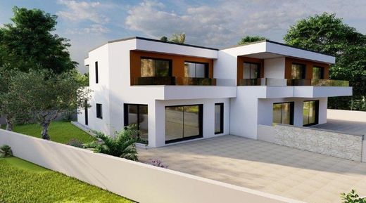 Villa a Buie, Grad Buje