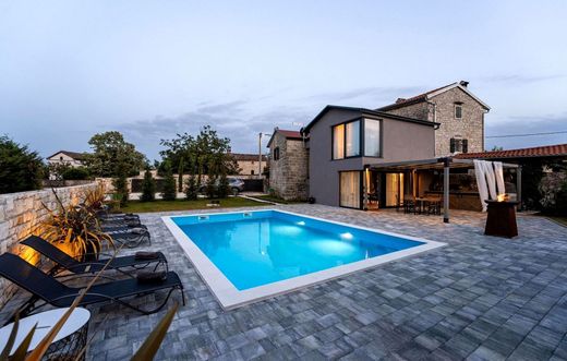 Villa a Kanfanar, Istria