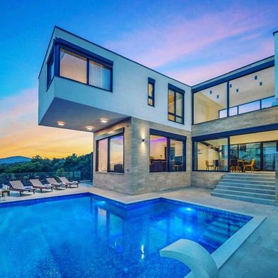 Villa Čiovo, Grad Trogir