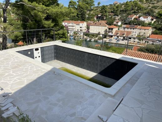 Villa en Bobovišće, Milna