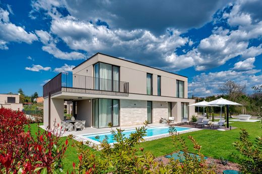 Villa a Parenzo, Grad Poreč