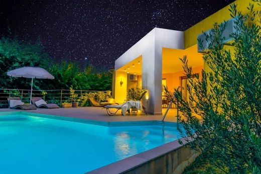 Villa in Svetvinčenat, Istria