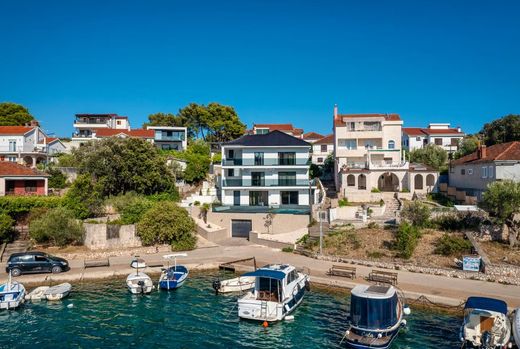 Villa a Rogoznica, Rogoznica Općina