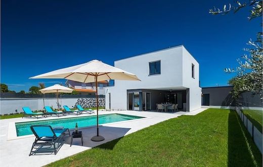 빌라 / Škatari, Istria