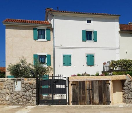 Villa in Malinska, Malinska-Dubašnica