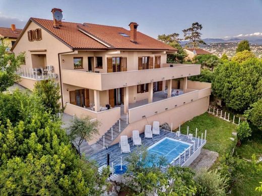 Hotel w Opatija, Grad Opatija