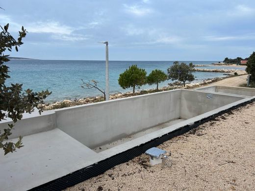 Villa for sale in Pag