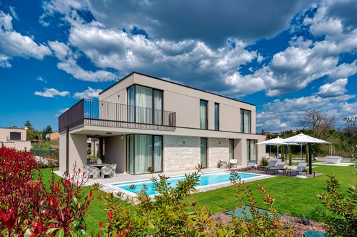 Villa a Parenzo, Grad Poreč