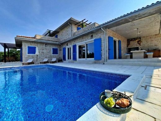 Villa en Kanfanar, Istria