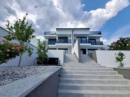 Villa en Lovran, Primorje - Gorski Kotar