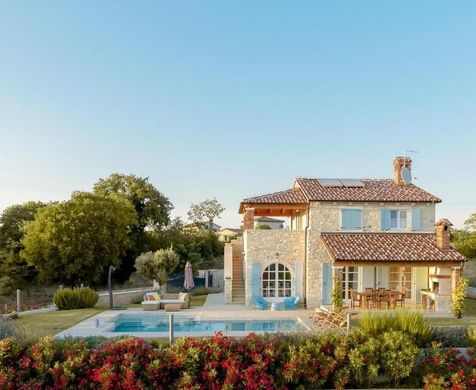 Villa in Sveti Lovreč, Istria
