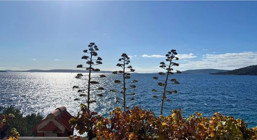Willa w Čiovo, Grad Trogir