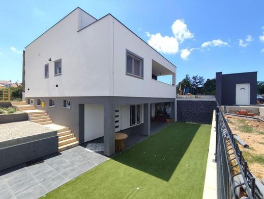 Villa en Vodnjan, Grad Vodnjan
