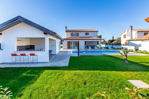 Villa en Šišan, Ližnjan-Lisignano
